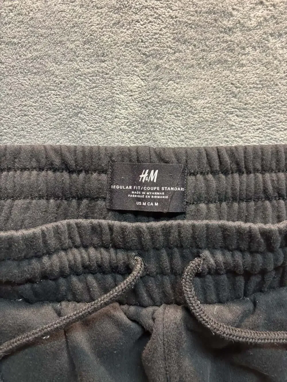 H&M Men's Regular Fit Sweat Shorts in Black